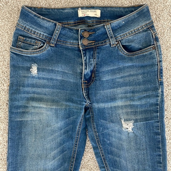 038: ENCORE JEANS denim blue slightly distressed jeans in women’s size 3 - Picture 3 of 9